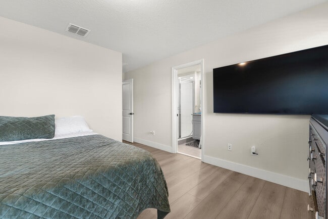 Building Photo - 1653 Lindley St