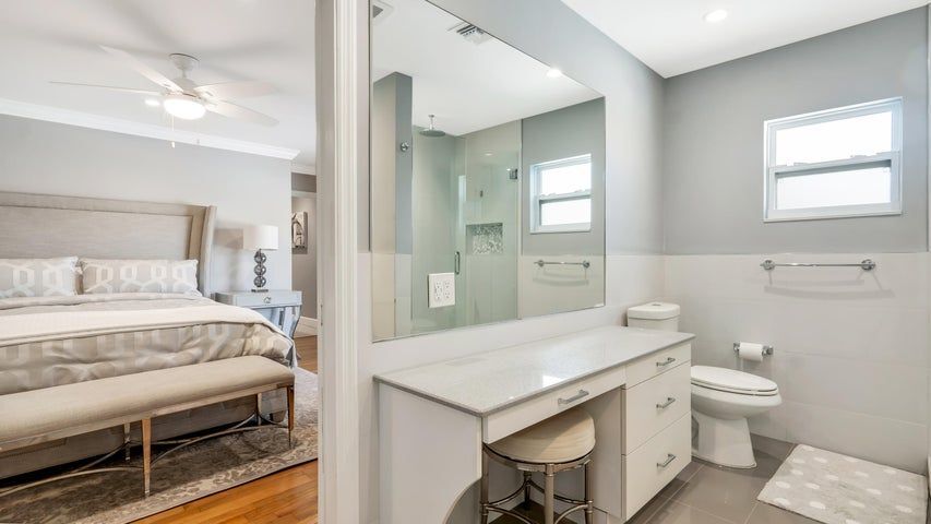 Building Photo - 831 Dover St