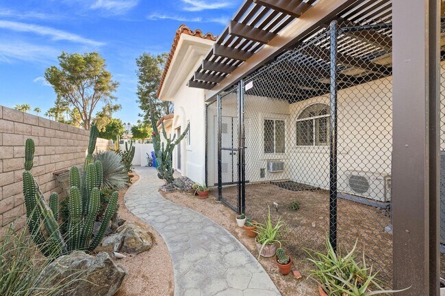 Building Photo - 73110 Calliandra St