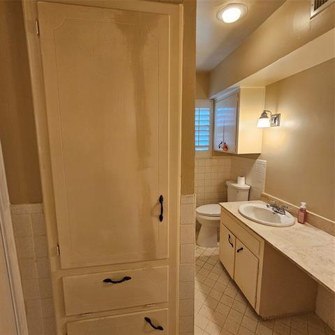 Building Photo - 6033 Sandhurst Ln