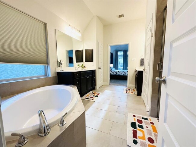 Building Photo - 2507 Elmwood Trl