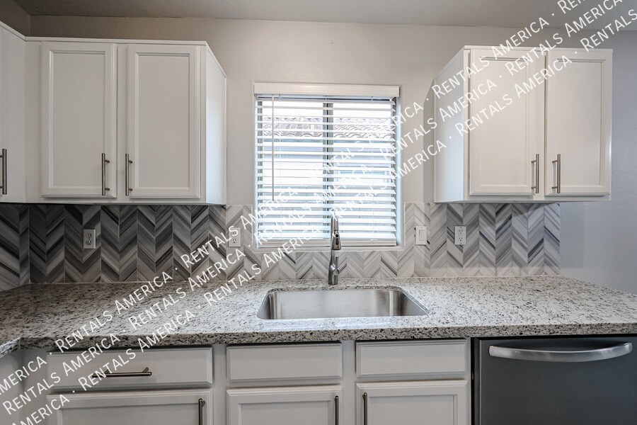 Building Photo - 45511 W Dirk St