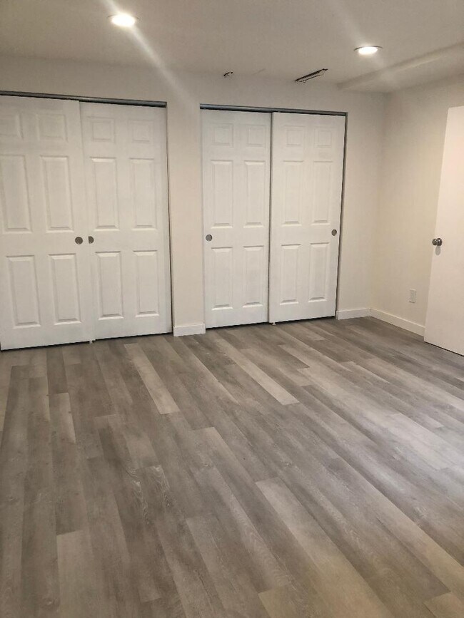 laundry - 112 165th Ave NE