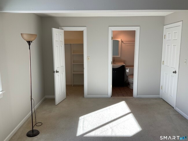 Building Photo - 157 Woodland Dr