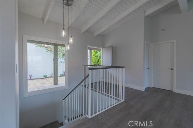 Building Photo - 633 Vista Bonita