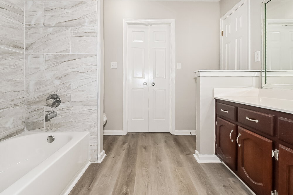 Building Photo - 5570 Alexandria Ln