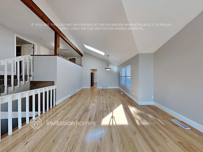 Building Photo - 8355 Avens Cir
