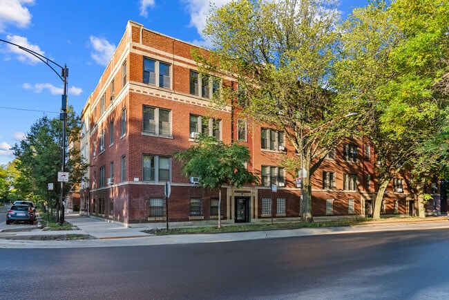 Building Photo - 1526 W Belle Plaine Ave
