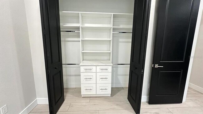 Building Photo - 710 Childs Ave