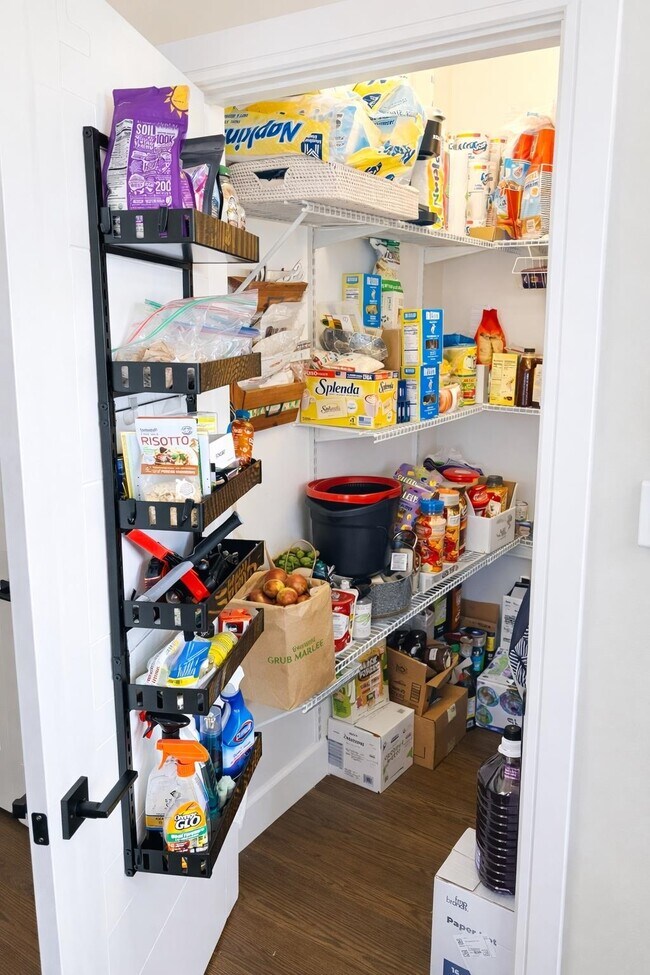 Building Photo - 192 Congress St