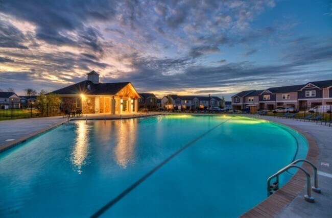 Building Photo - 3 BED 2.5 BATH TOWNHOME ON THE WEST SIDE OF LEBANON!