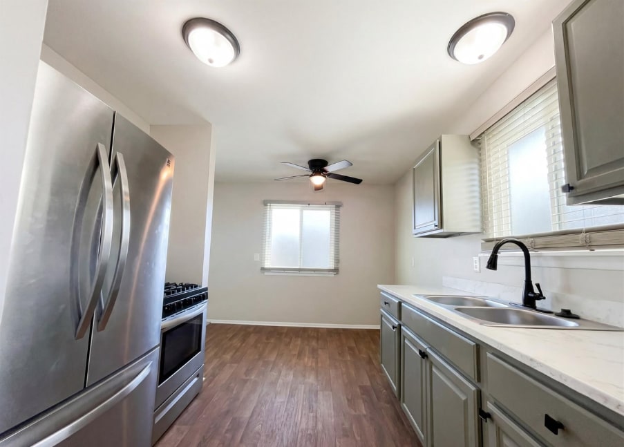 Building Photo - 7912 Pine St