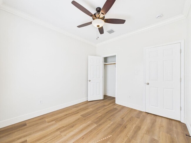 Building Photo - NEW ON MARKET! BREAUX BRIDGE LOCATION