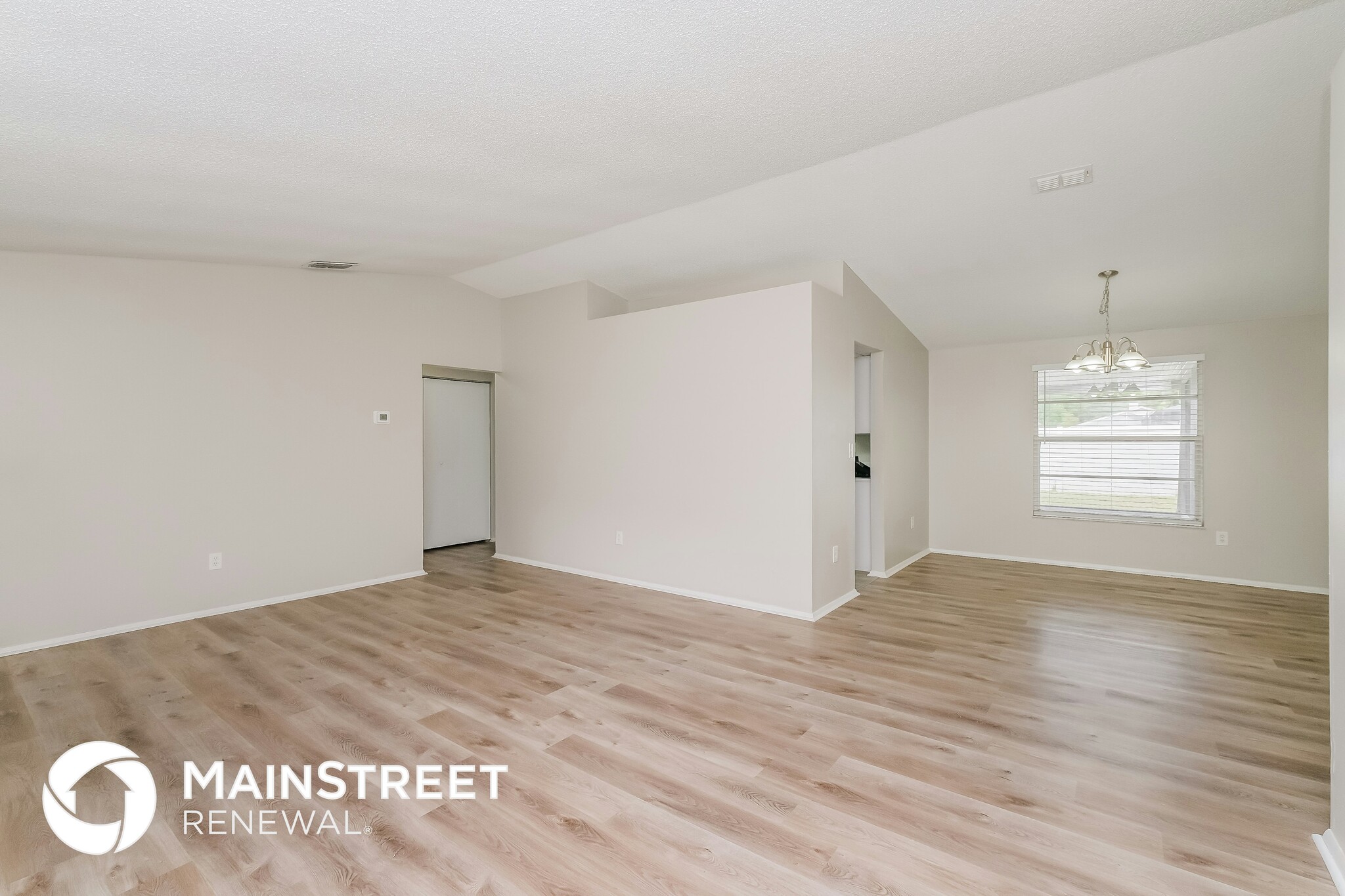 Building Photo - 706 Jacaranda Dr