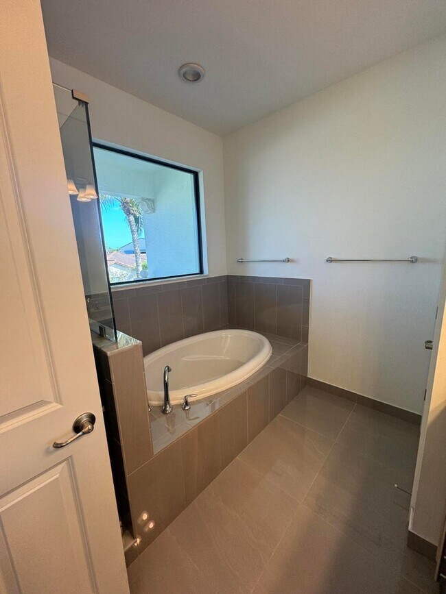 Building Photo - 615 Windward Cir