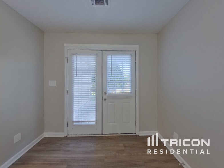 Building Photo - 2000 Taras Trace Dr