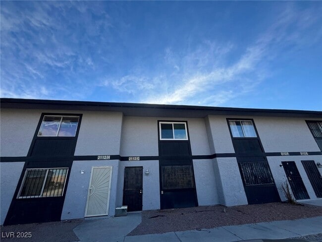 Primary Photo - 2112 Sun Ave
