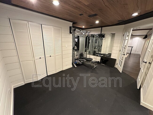 Building Photo - 3750 Petoskey Ave