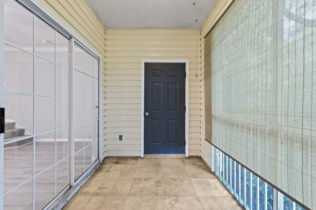 Building Photo - Charming Magnolia Place Townhome