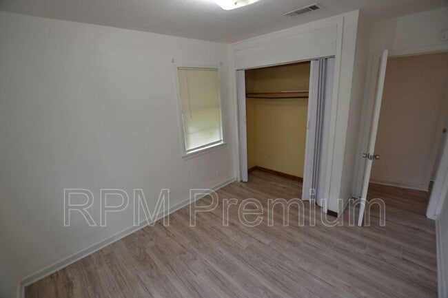 Building Photo - 6866 Autumn Ave
