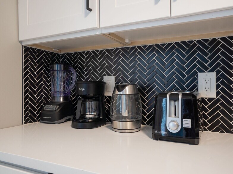 Building Photo - 1212 Broadway