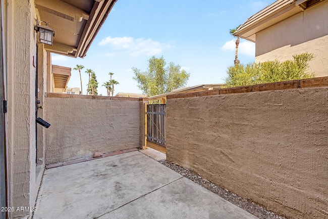 Building Photo - 17009 E Calle Del Oro
