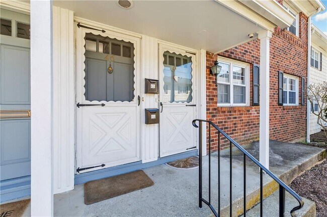 Building Photo - 245 Unquowa Rd