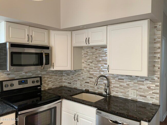 Building Photo - 1238 Union St