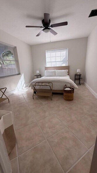 Building Photo - 1931 Mayo St