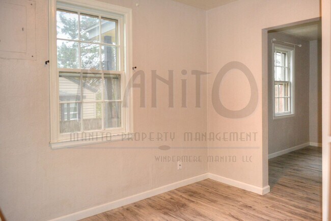 Building Photo - **COMING SOON** Charming Garden Springs Home