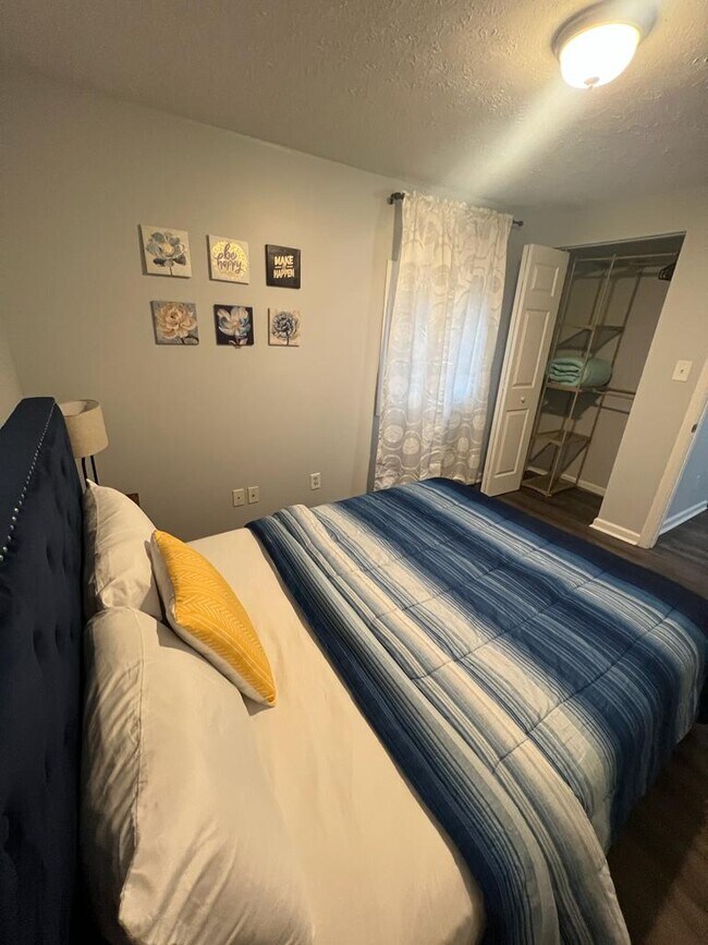 Building Photo - 1219 Forest Dr