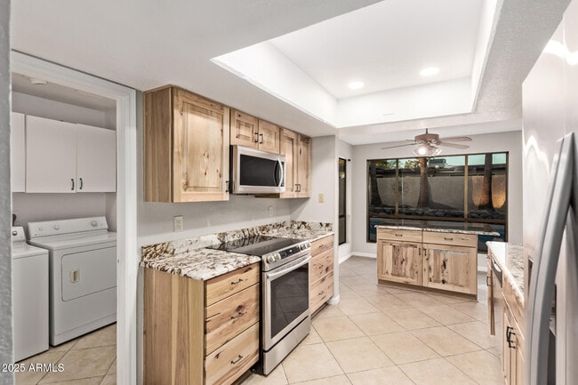 Building Photo - 4912 E Ludlow Dr