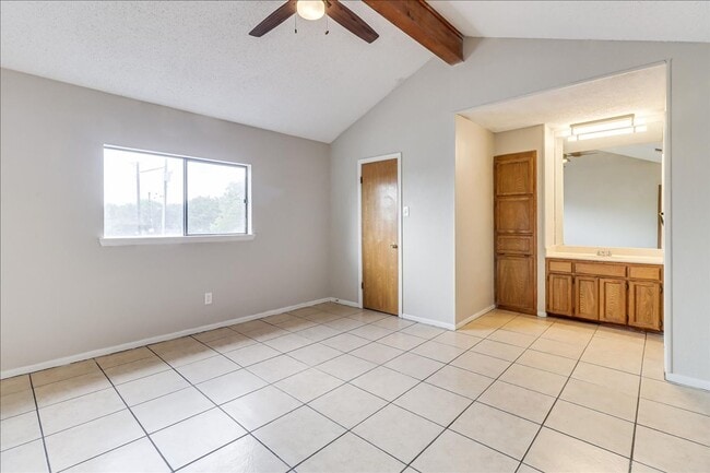 Building Photo - 11205 Willowood Creek Dr