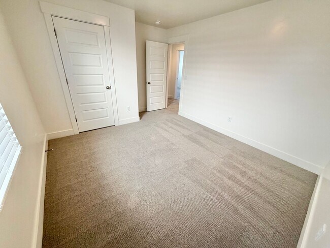Building Photo - 2375 E Luciano Ln