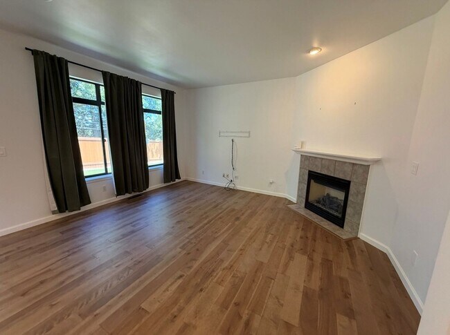 Building Photo - 4bd/2.5ba Snohomish Home