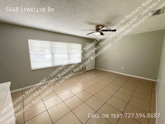Building Photo - 5448 Lewellyn Rd