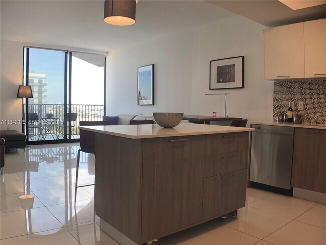 Building Photo - 5252 NW 85th Ave