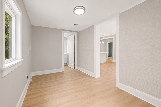 Building Photo - Move In by 6/5 & Save $500 OFF JUNE Rent — Fully Renovated Gem!!!