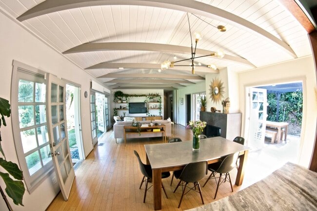 Building Photo - 8618 Appian Way