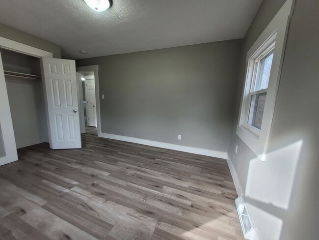 Building Photo - Renovated (in 2024!) two bedroom home, har...
