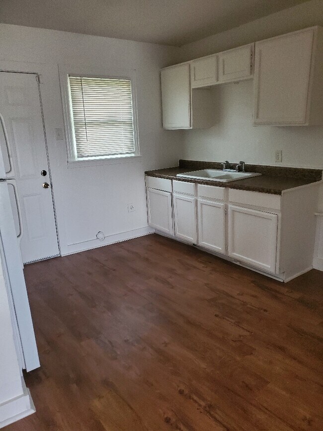 Building Photo - 4355 Wiman Dr