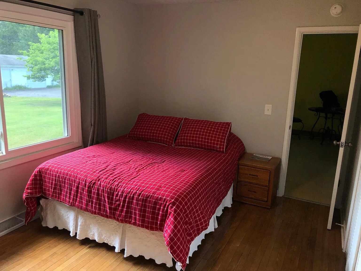 Building Photo - 131 N Hillsdale Dr