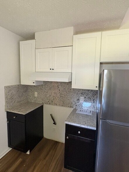 Building Photo - 4610 Greenbriar Trail SW