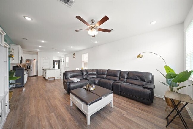 Building Photo - 5958 First Blush Dr