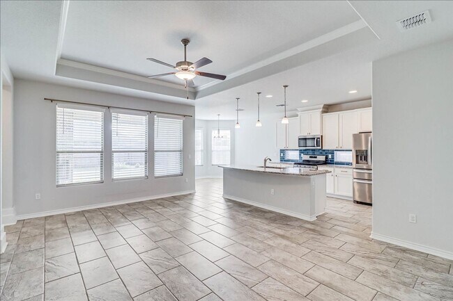 Building Photo - 8010 Calma St