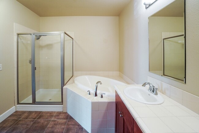 Building Photo - 412 S 13th St