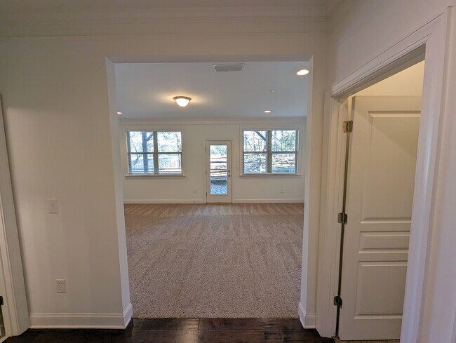 Building Photo - 146 Brindle Ln