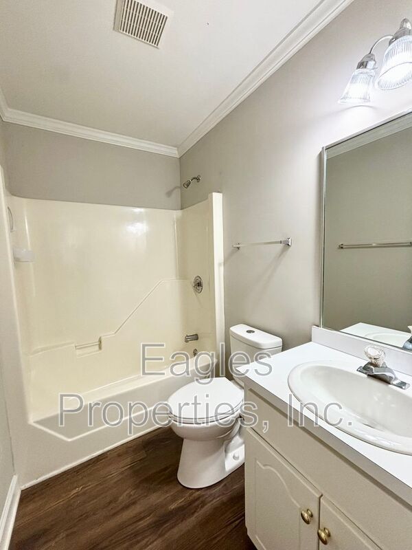 Building Photo - 302 S Harding Dr