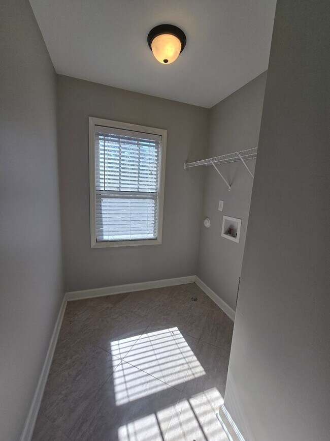 Building Photo - Spacious Home in Carolina Lakes Near the Pool, Clubhouse & Fitness Trail!