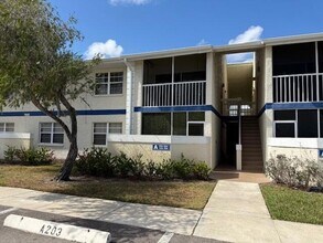Building Photo - 1500 SE Royal Green Cir